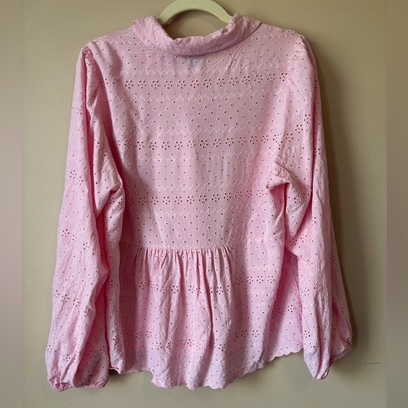 Torrid Plus Sz 2X Pink Eyelet Button Down Peplum Shirt - Picture 4 of 13